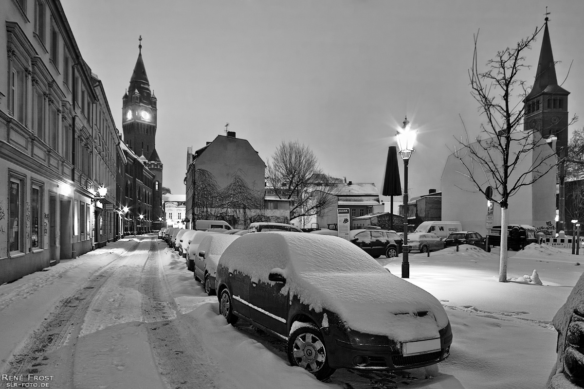 Nachts in der verschneiten Rosenstrasse - Köpenick