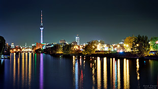 Berliner Skyline bei Nacht