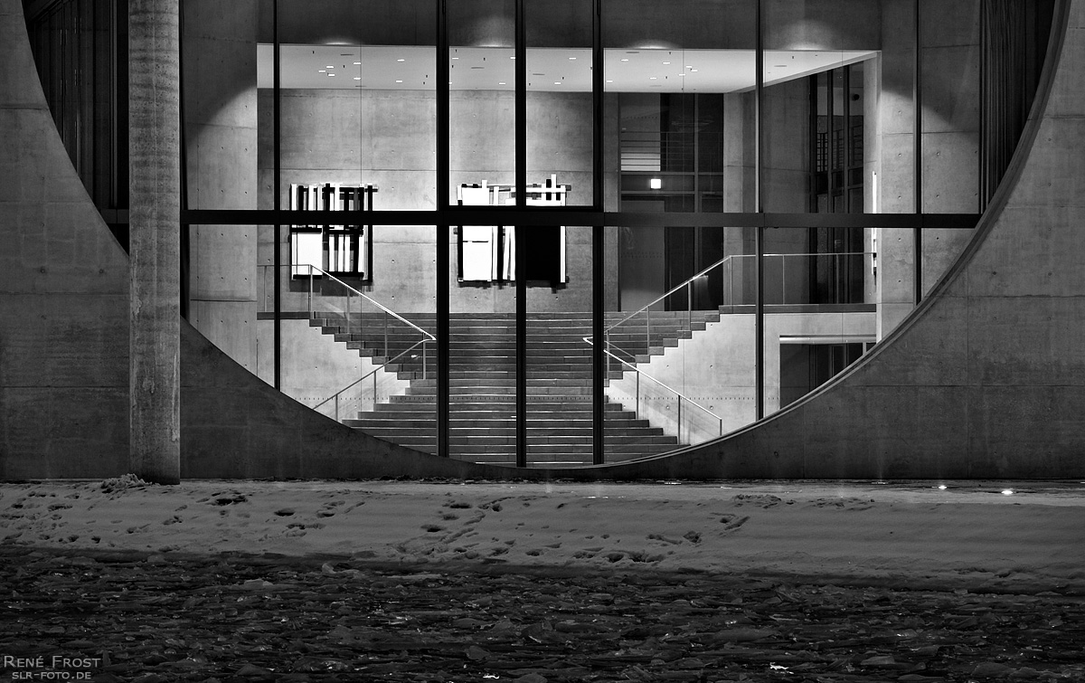 Marie-Elisabeth-Lüders-Haus, SW, Nachtaufnahme, Winter 2010