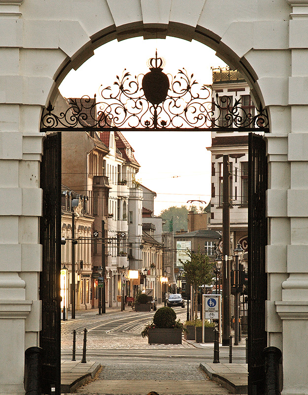 Schloßportal - Blick in die Köpenicker Altstadt