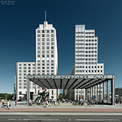 Eingang zum Bahnhof Potsdamer Platz vor dem Beisheim Center