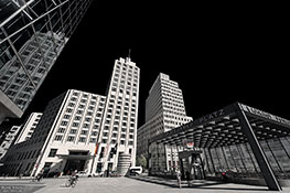 Beisheim Center und Eingang zum Bahnhof Potsdamer Platz
