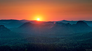 Aussicht vom Gleitmannshorn bei Sonnenaufgang (Kleiner Winterberg) - Sächsische Schweiz