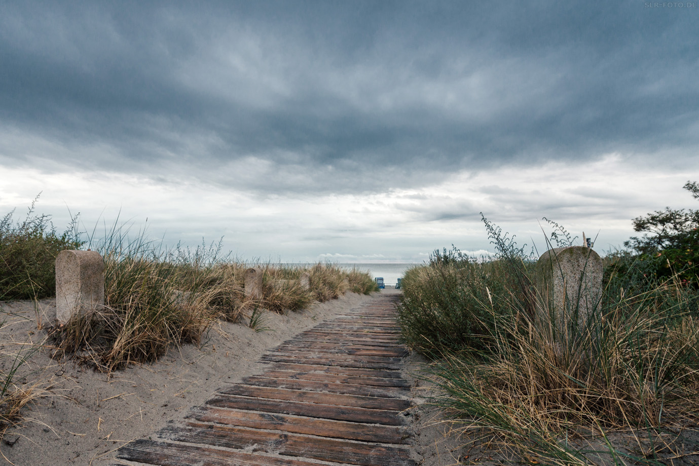 Weg zum Ostsee-Strand am Morgen